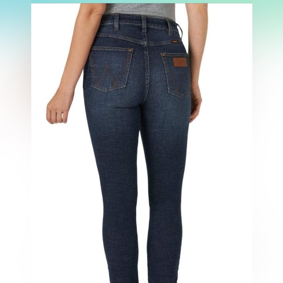NWT Women’s Wrangler Retro HR Skinny Jeans - Picture 3 of 15